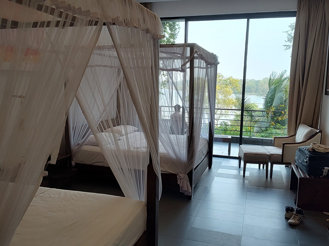 The Lake Forest Hotel主图