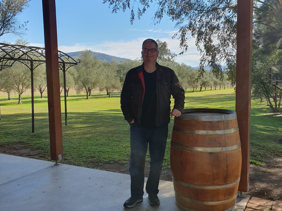 Whispering Brook Cellar Door, Winery, Guesthouse-Broke必去景点