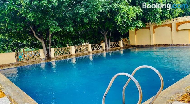 Udai Valley Resort In Lapse Of Aravali Mountains