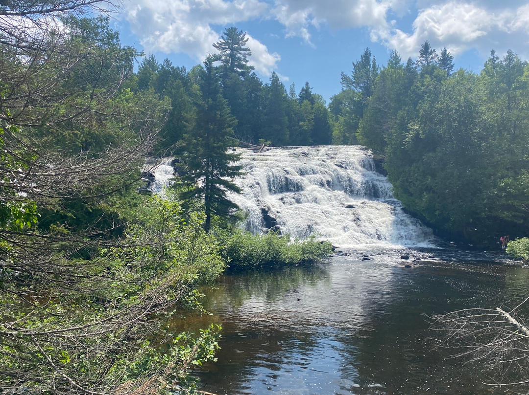 Bond Falls-昂托纳贡必去景点