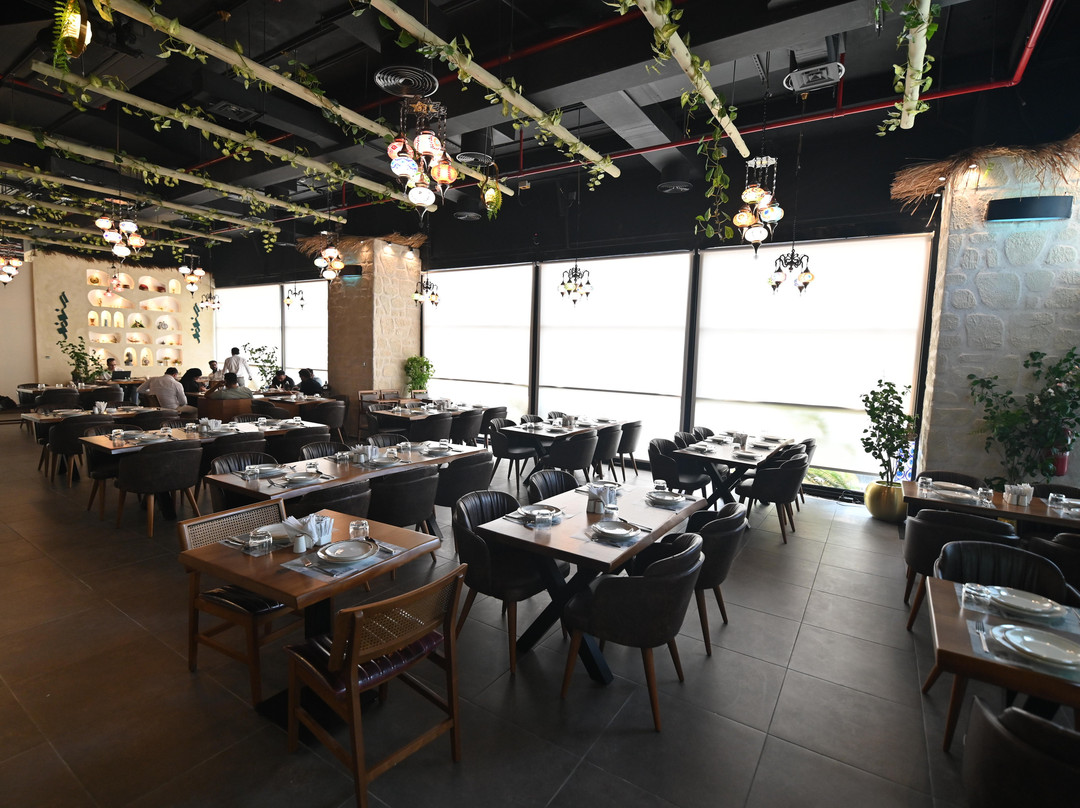 Al Zouzou Restaurant Qatar