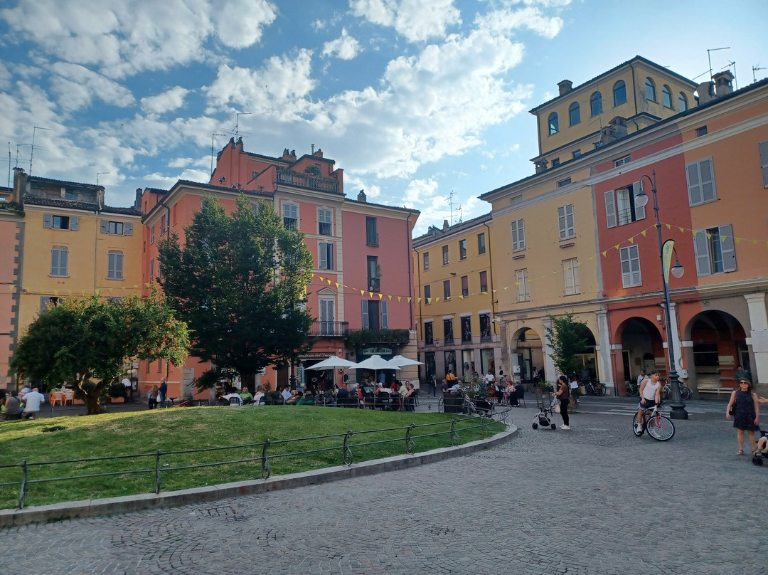 Piazza Cavalli景点图片