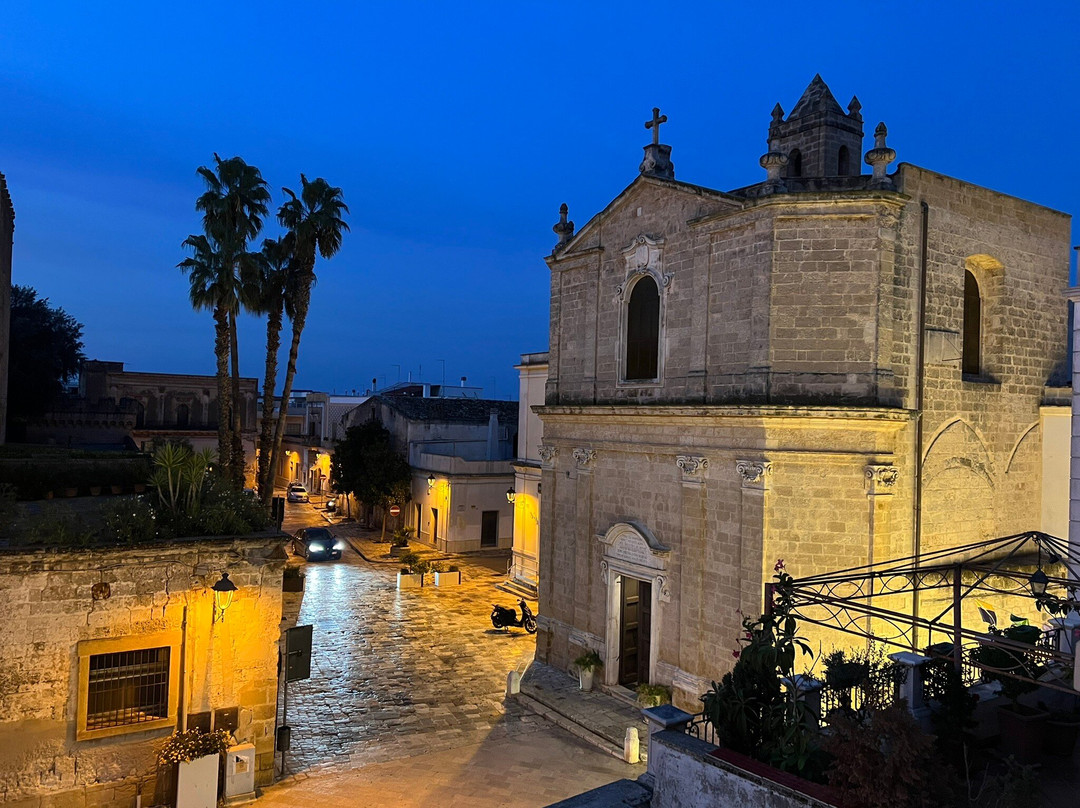 Gin Fizz Cocktailbar-San Vito dei Normanni必去景点