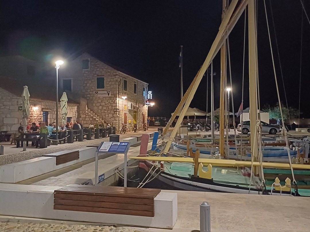 Activity Yachting Holidays景点图片