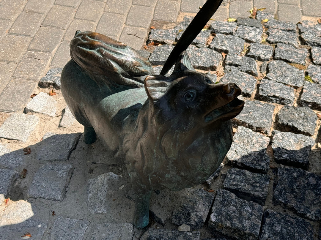 Dama s Sobachkoi Sculpture-Serpukhov必去景点