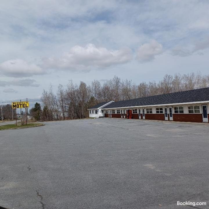 Russell's Motel主图