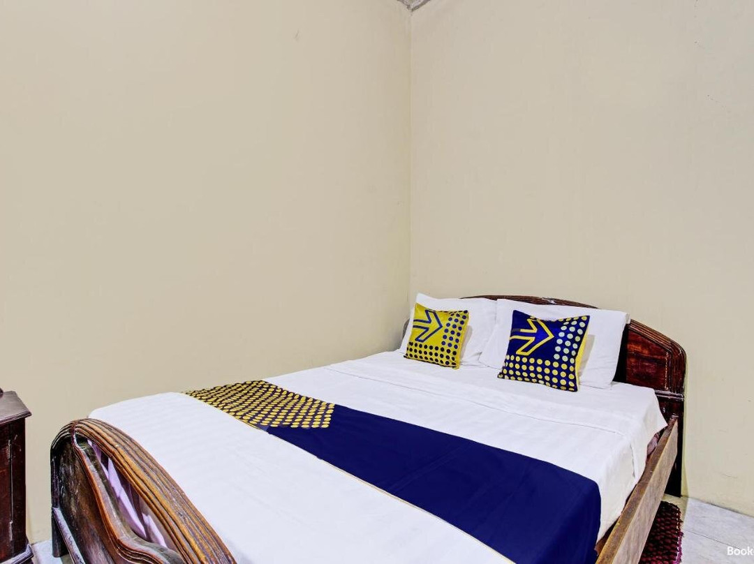 SPOT ON 92188 Ndalem Eyang Guesthouse Syariah