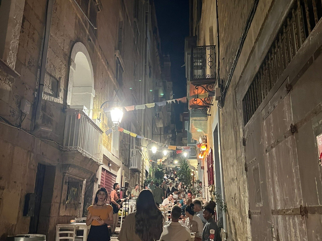 Strait Street景点图片