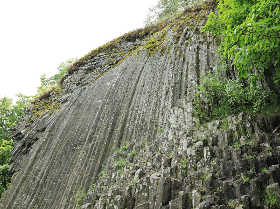 Basalt Stone Waterfall景点图片