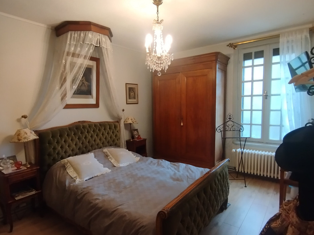 La Petite Maison Près de l'Eglise主图