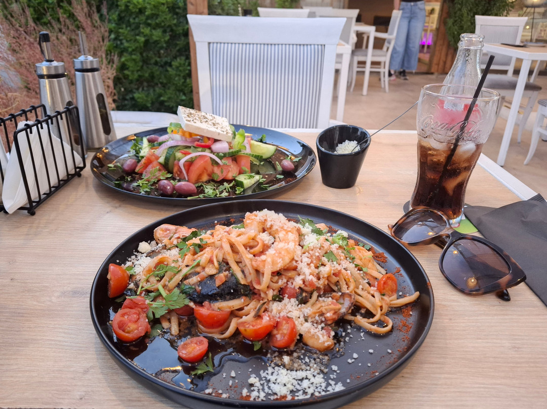 Valentino Hotel Apartment主图