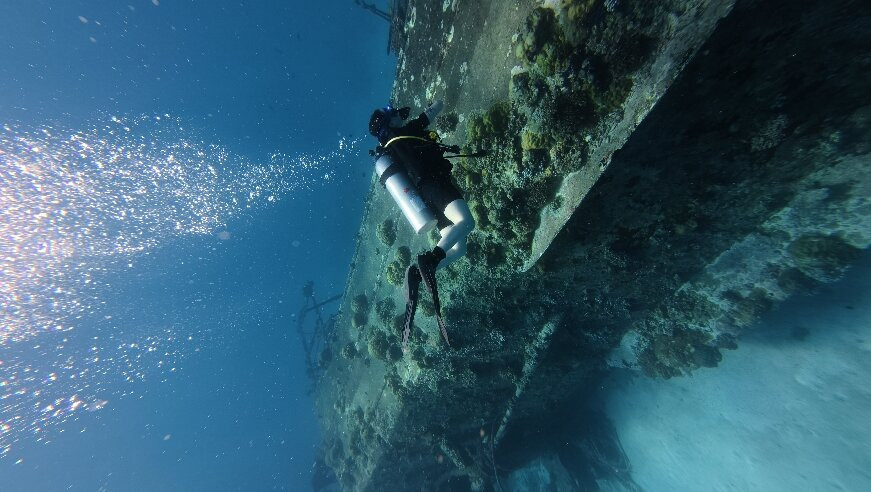 Drop Dive Maldives景点图片