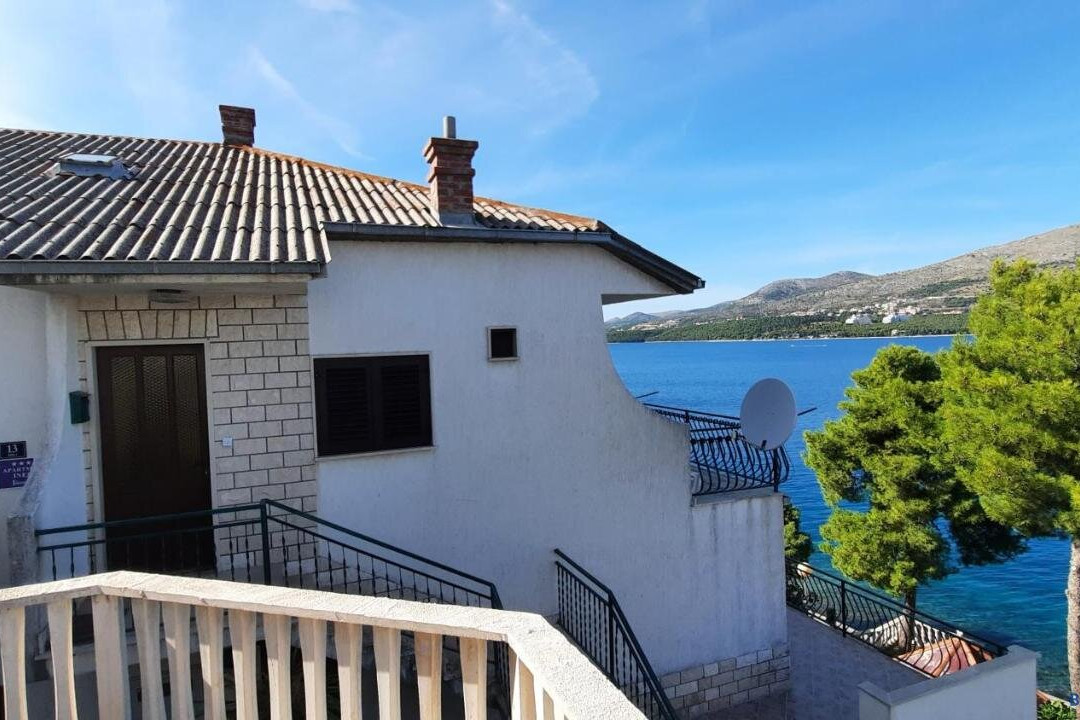 Seaview & Beachfront Apartments Jakov