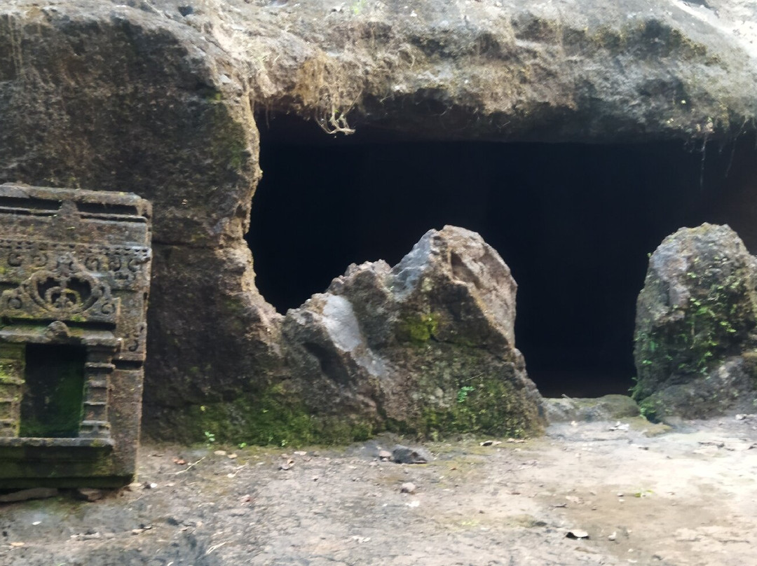 Panhalekaji Caves景点图片