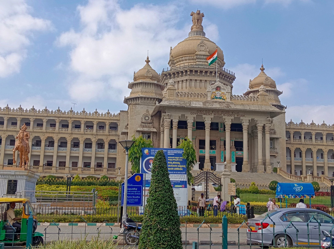 Vidhana Soudha and Attara Kacheri景点图片