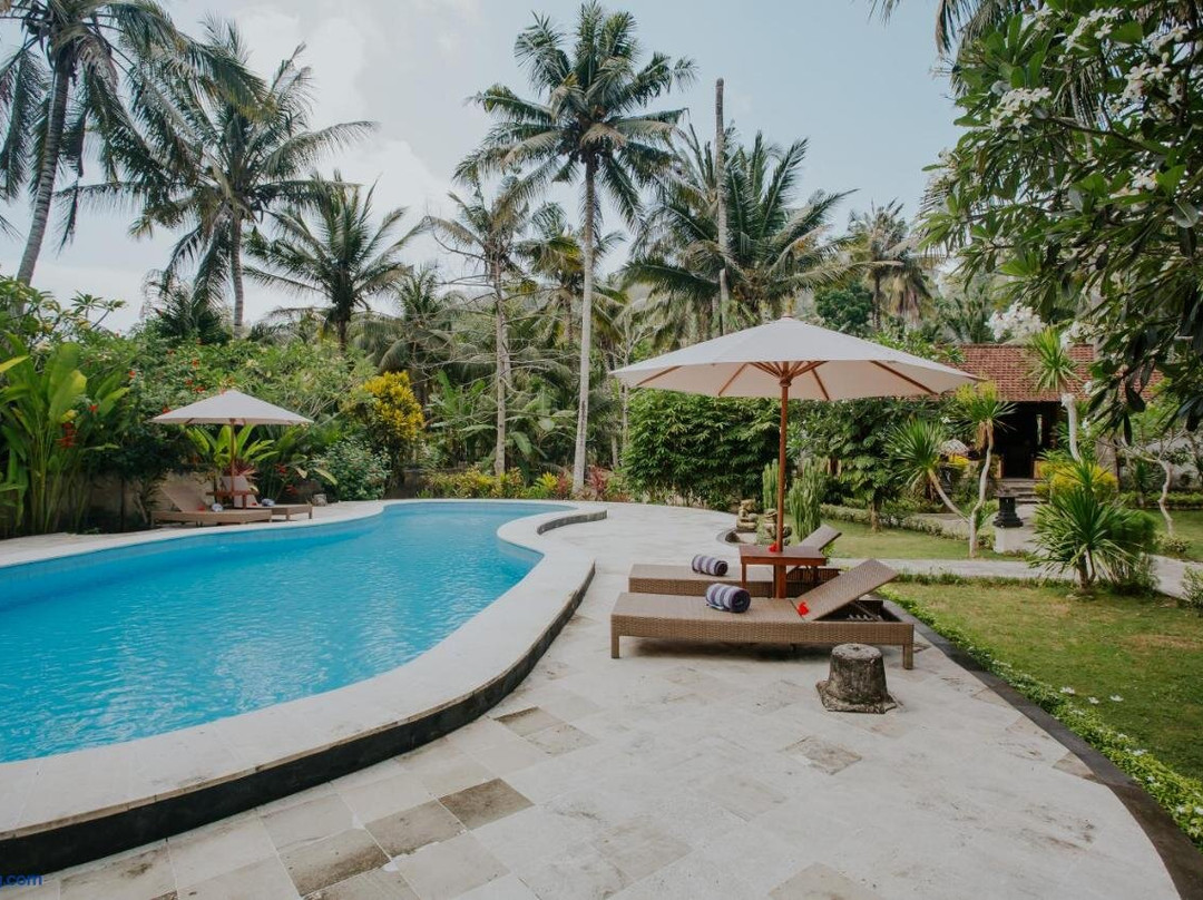 Crystal Bay Villa & Residence