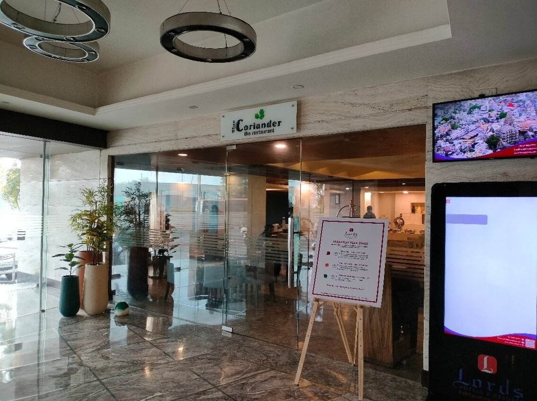 苏拉特洛兹广场酒店、主图