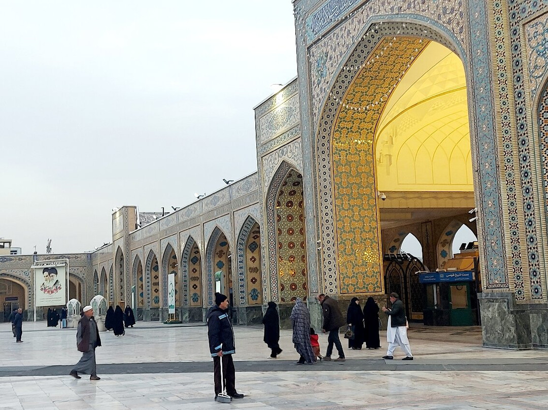 Imam Reza Holy Shrine景点图片