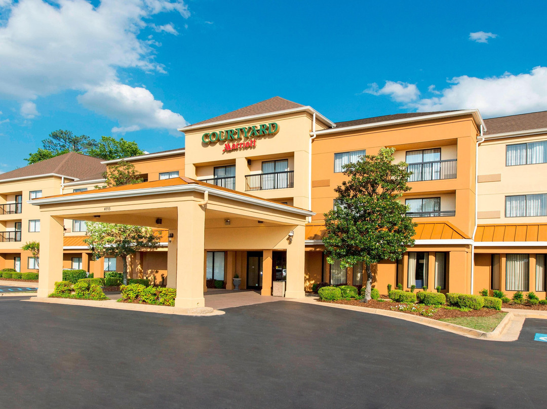 塔斯卡卢萨万怡酒店主图