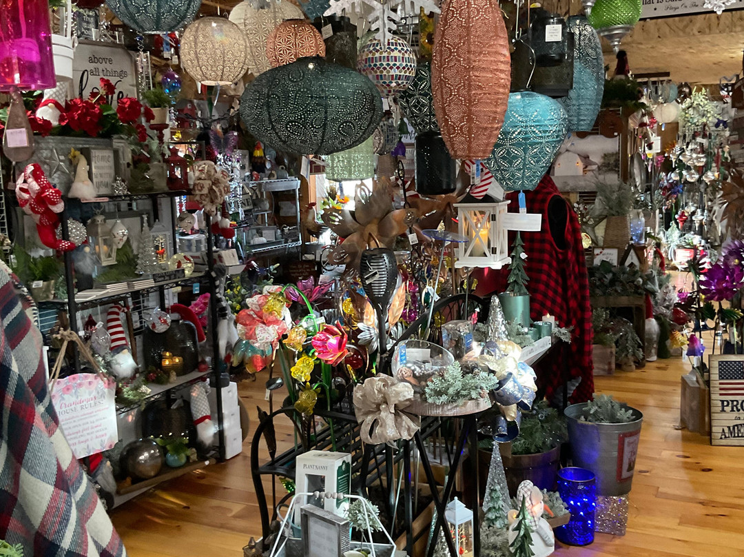 A Unique Boutique Llc - Gift Shop-Marion必去景点