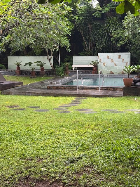 珀涅罗珀海滩风景饭店主图