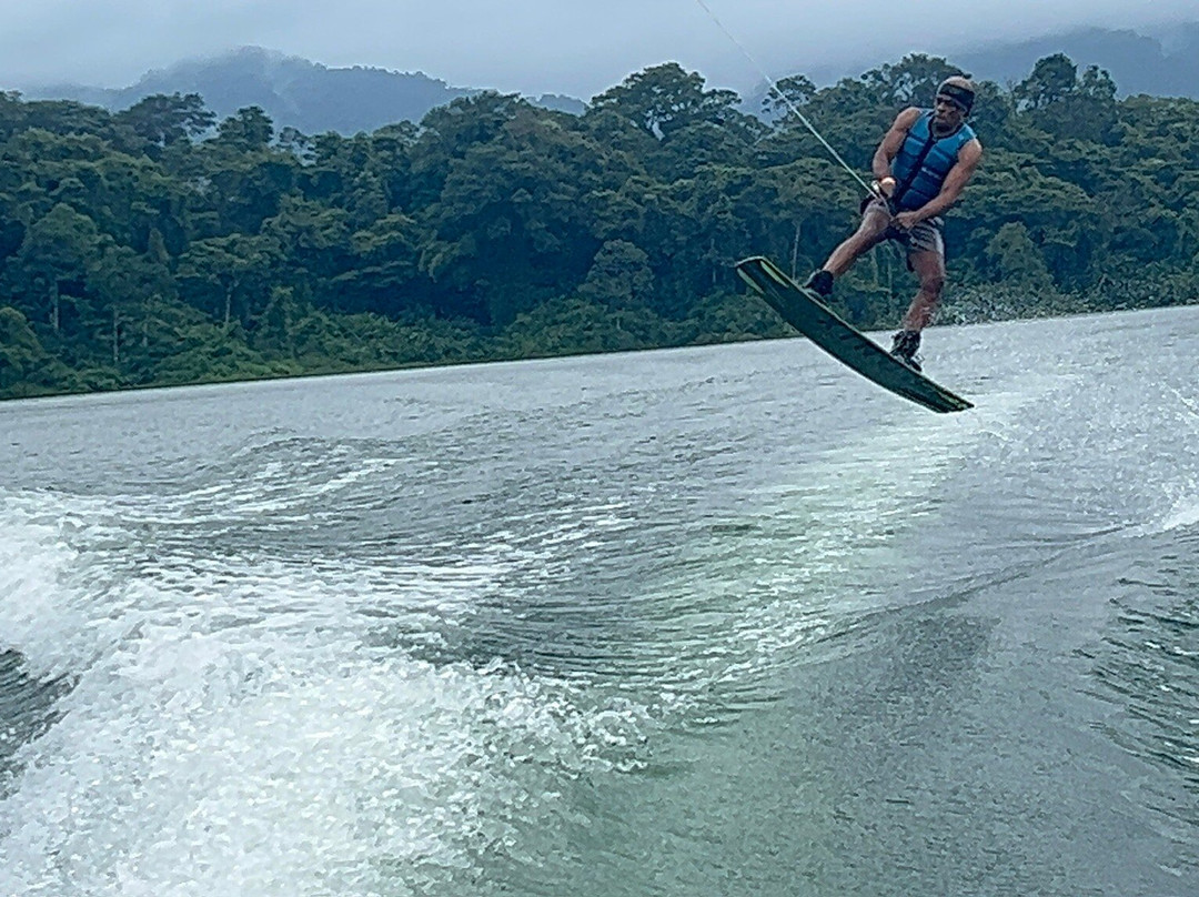 Volcano Watersports. Wakeboard, Wakesurf, Waterski, Tubing.景点图片
