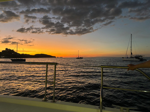 Royal Charters: The Premier Yacht Charter in Costa Rica-Playa Flamingo必去景点