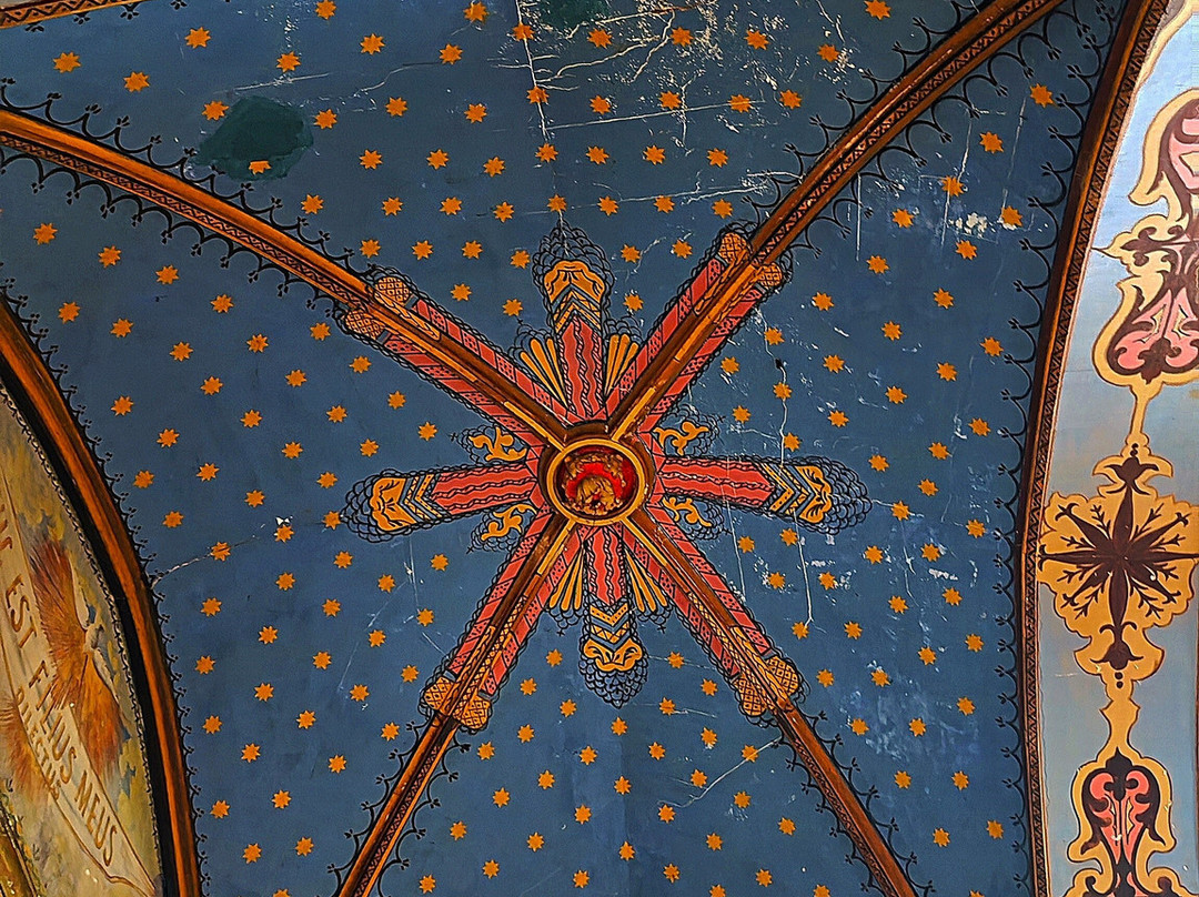 Eglise Saint Pierre-Frontenay-Rohan-Rohan必去景点