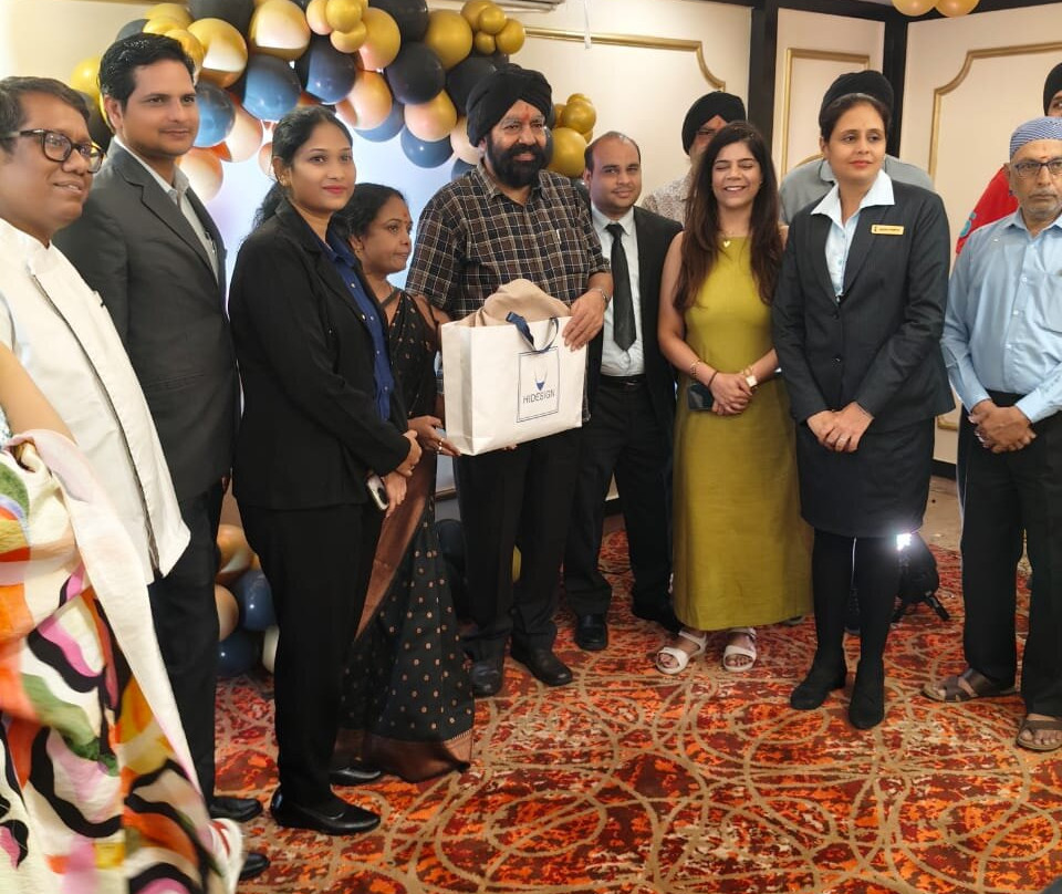 Royal Reve Hotel主图