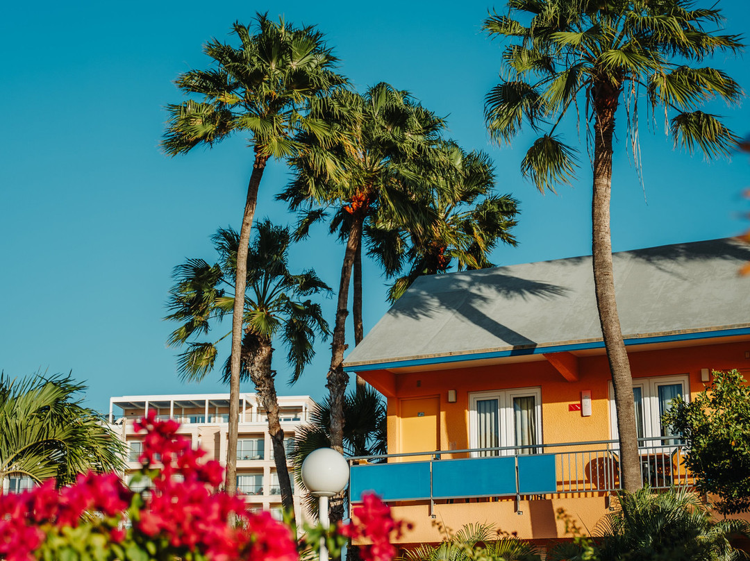 MVC鹰湾酒店主图