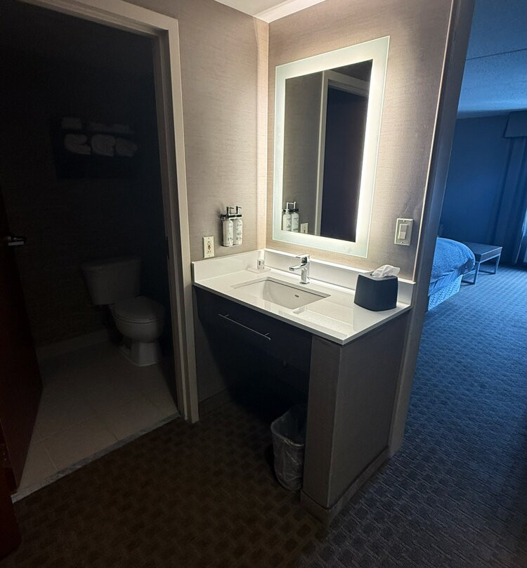 曼切斯特机场假日酒店主图