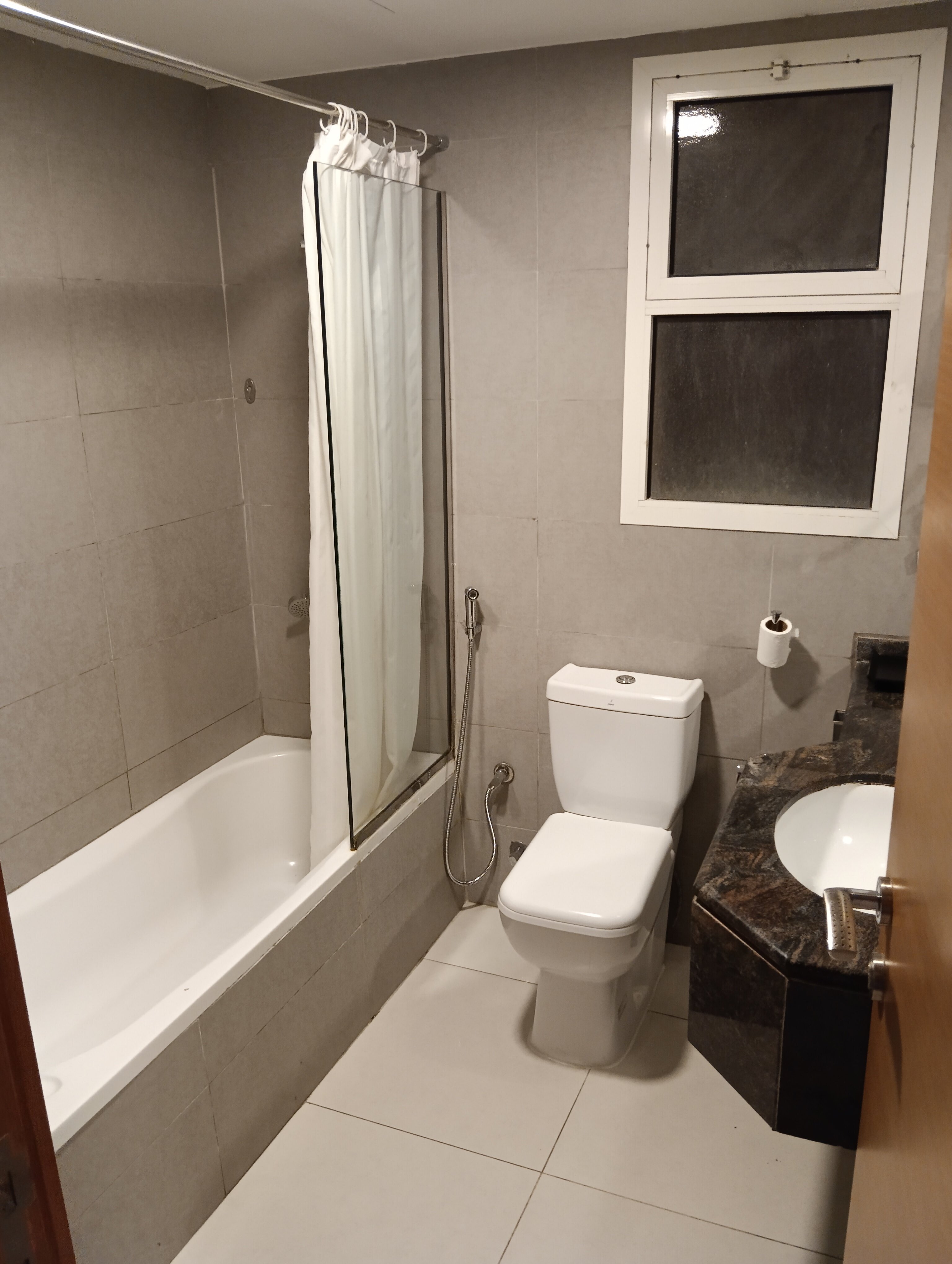 Ramada by Wyndham Beach Hotel Ajman-浴室