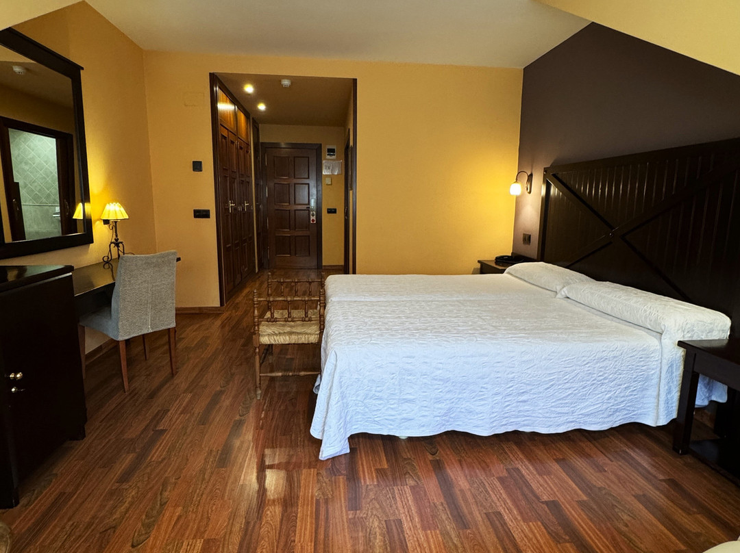 Hotel Cotiella主图