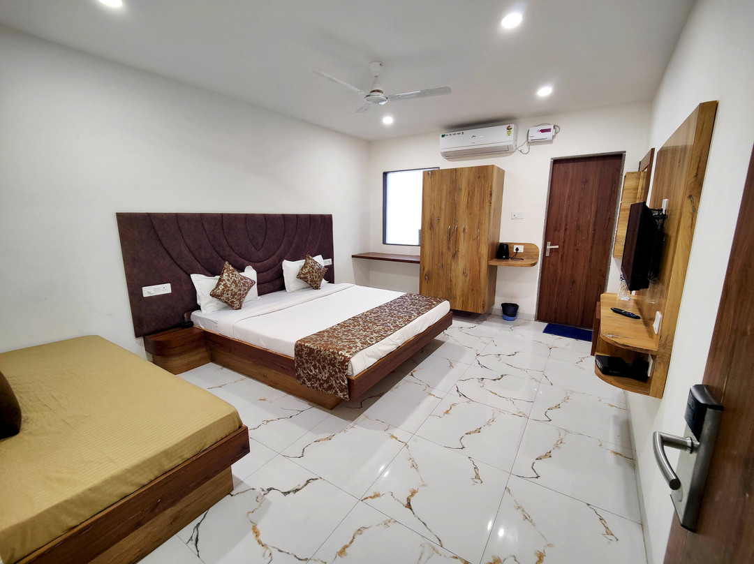 Shrikunj - Hotel And Restaurant主图