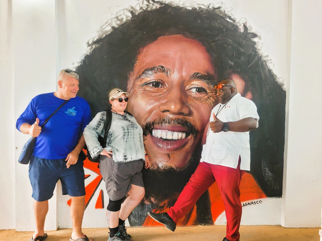 Mr. Charles Enterprise-Steer Town必去景点