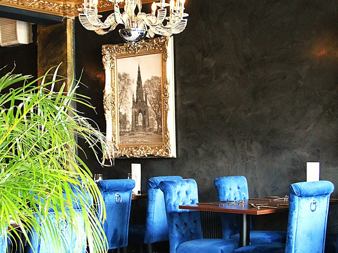 Ronaq Restaurant - Comely Bank