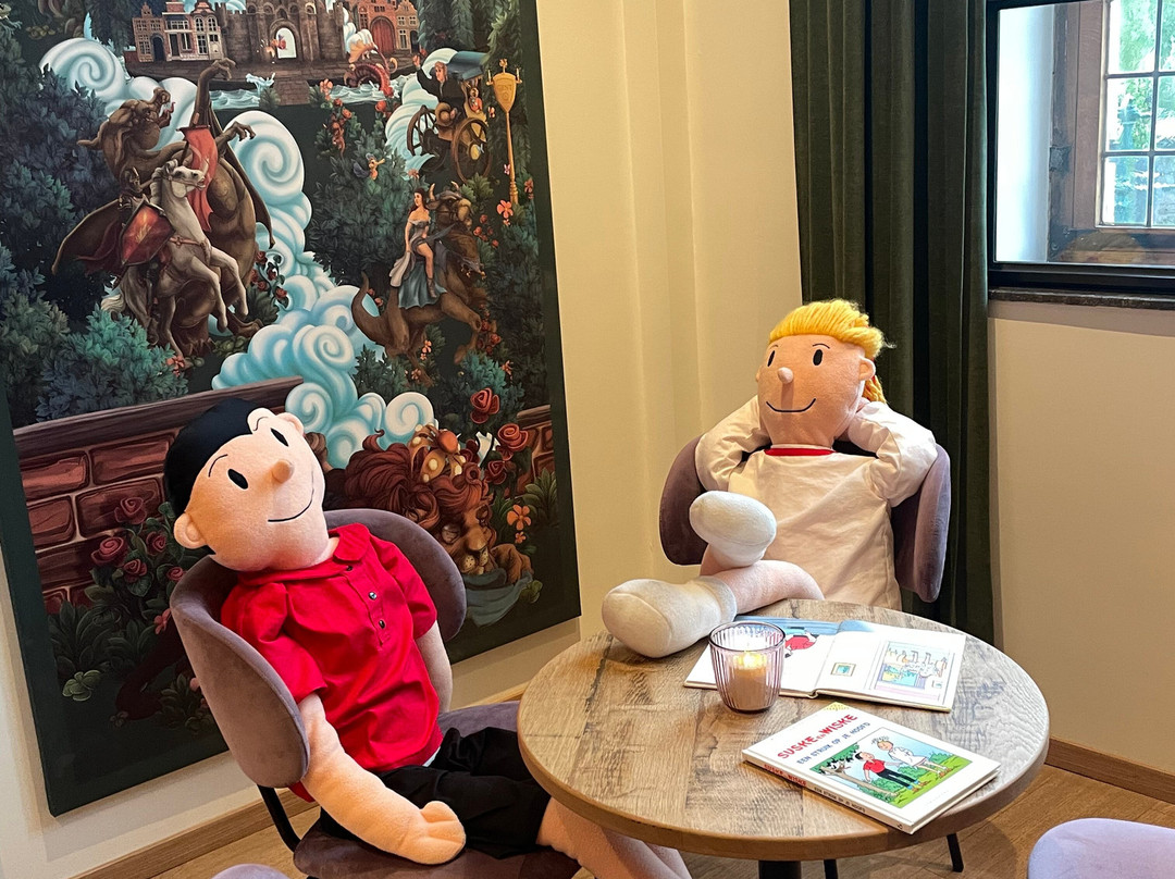 漫画艺术酒店主图