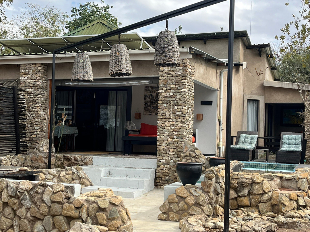 Foxy Crocodile Bush Lodge & Kruger Safaris主图