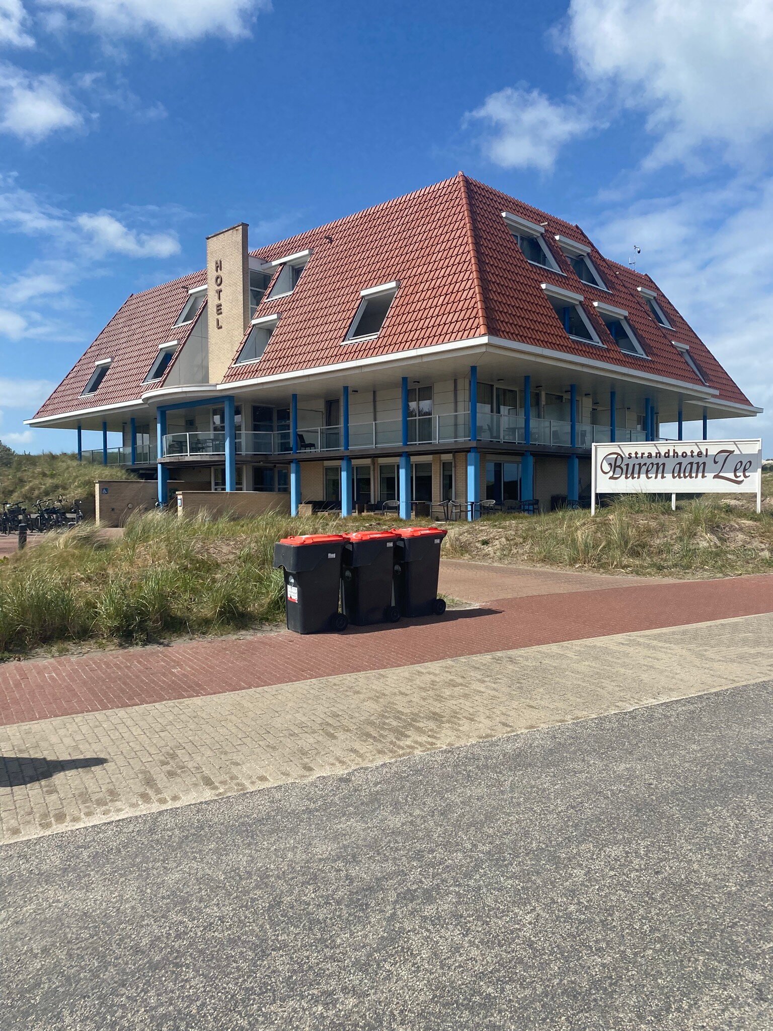 Strandhotel Buren Aan Zee-官方