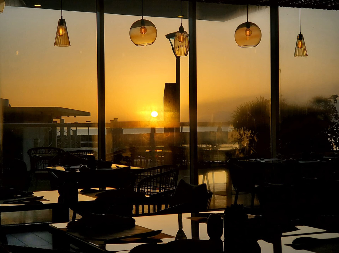 Eurobuilding Hotel & Suites Lecheria主图