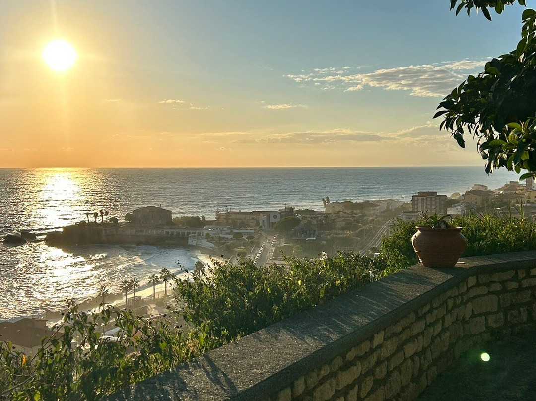 布嘉维雷皇宫酒店主图