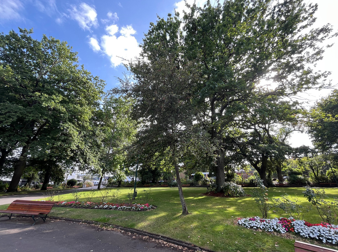 Prince's Square-朗塞斯顿必去景点