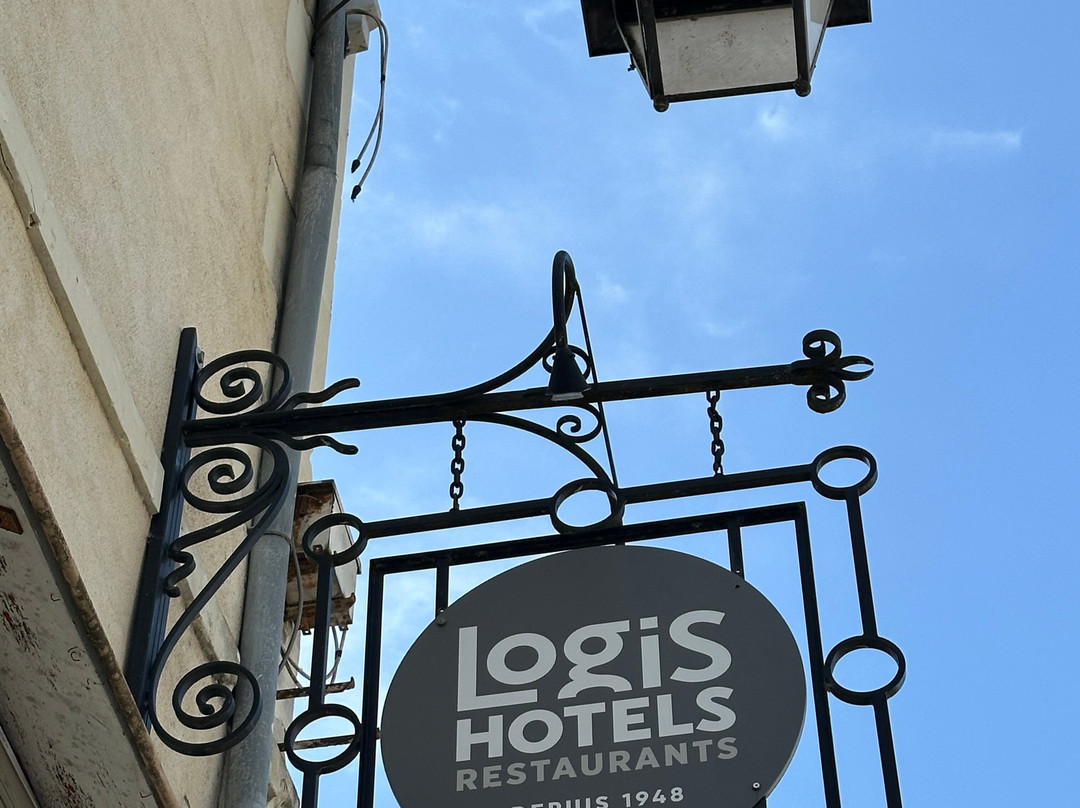 Logis Hôtel le Puits Doré主图