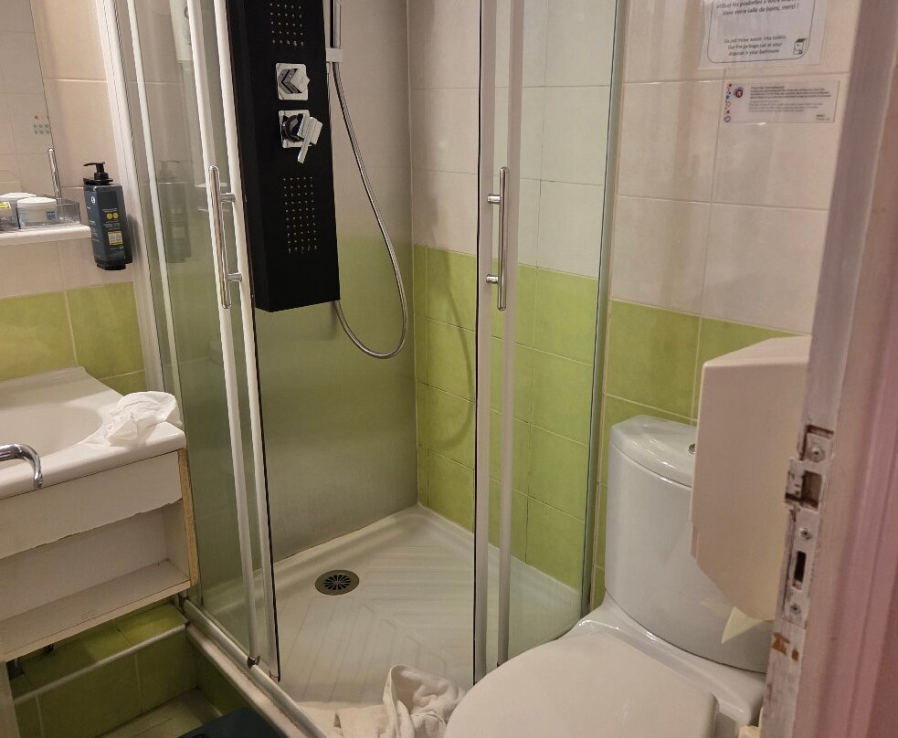 蓬鲁特温泉餐厅酒店主图