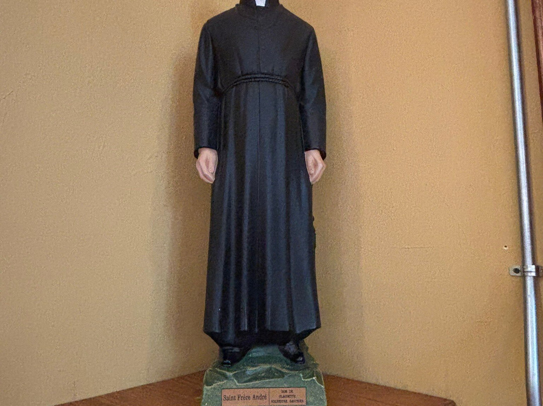 Saint-sauveur Church-Saint Sauveur des Monts必去景点