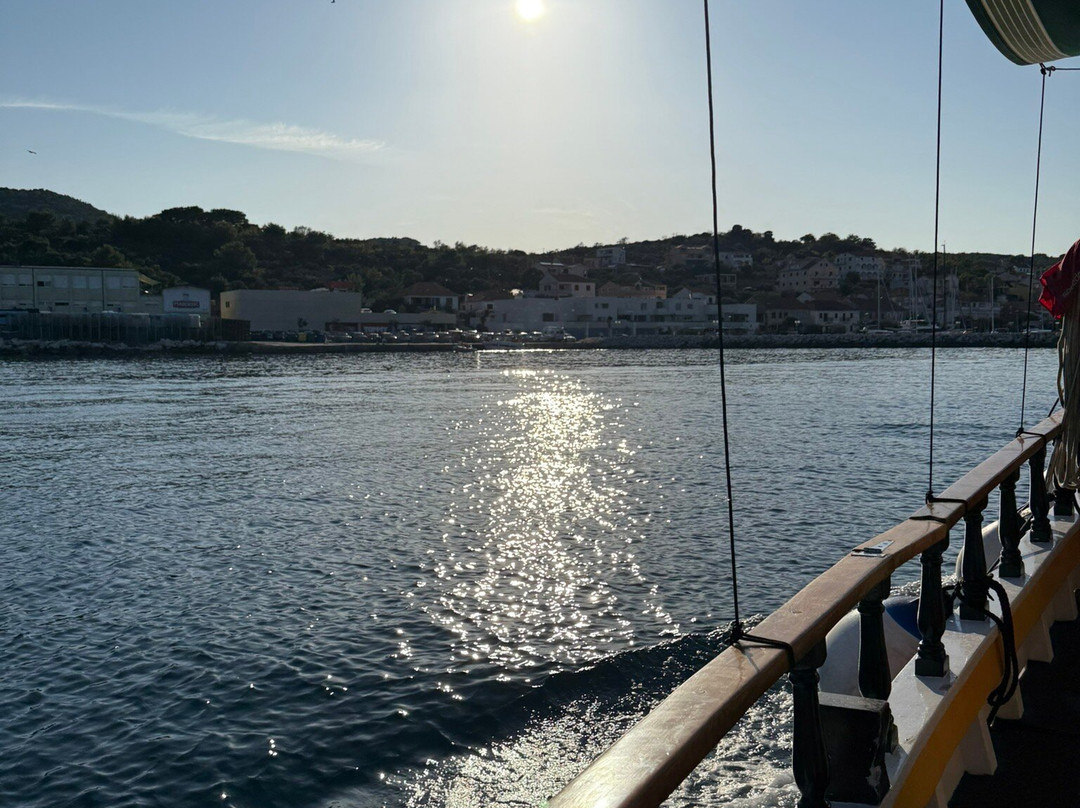 Tilagus Tours-Sali必去景点