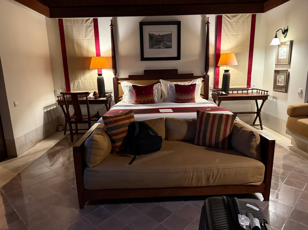 速达马拉套房和圣吉吉别墅酒店主图