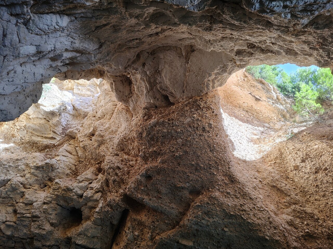 Costante Nicola Agenzia Tour Delle Grotte-佩斯基奇必去景点