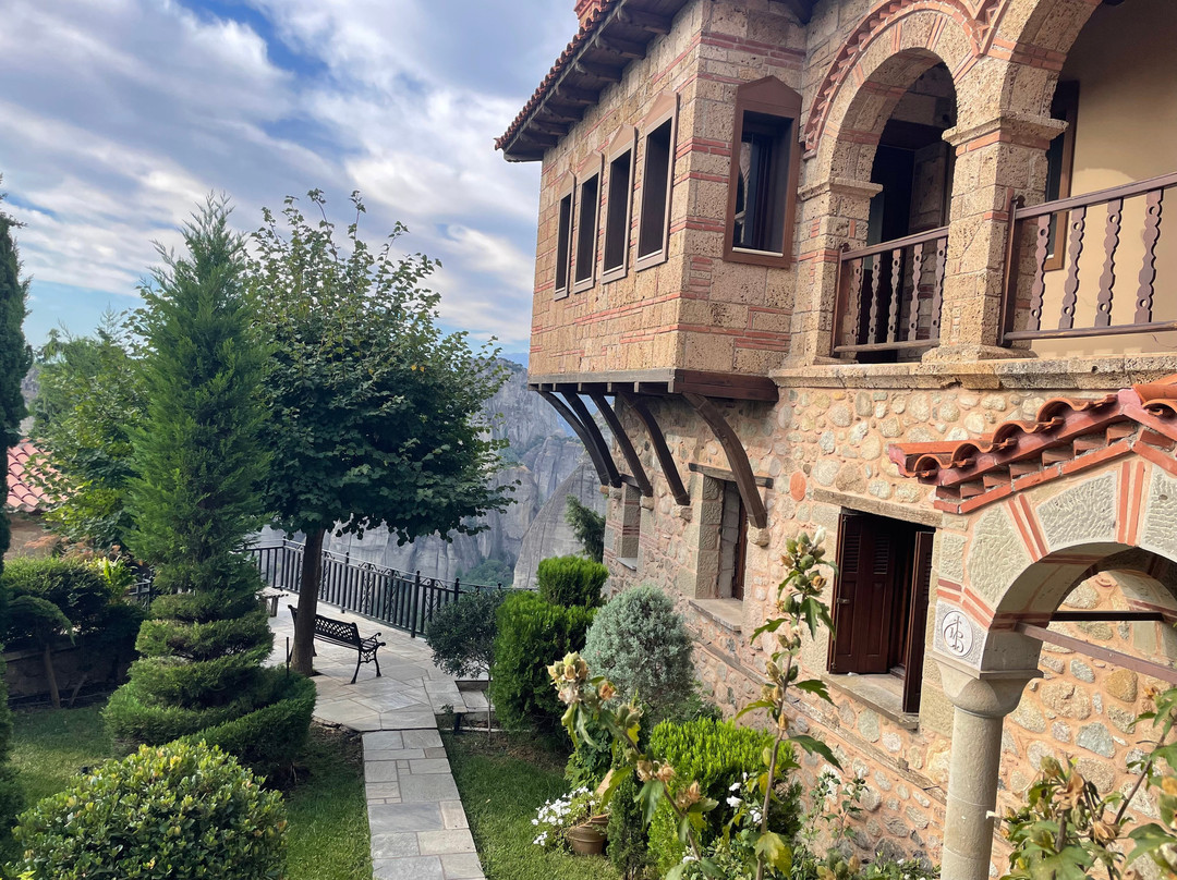 Meteora Thrones - Travel & Tourism Center-卡兰巴卡必去景点