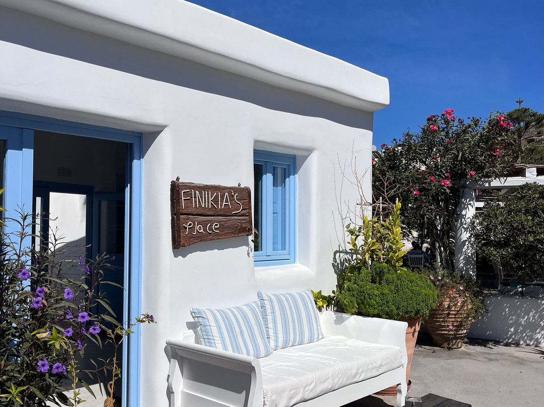 Finikia Oia Suites